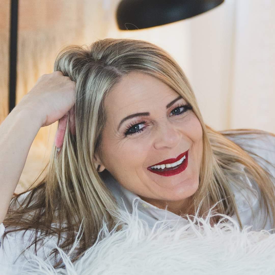 LAURIE DODSON LAURIE DODSON